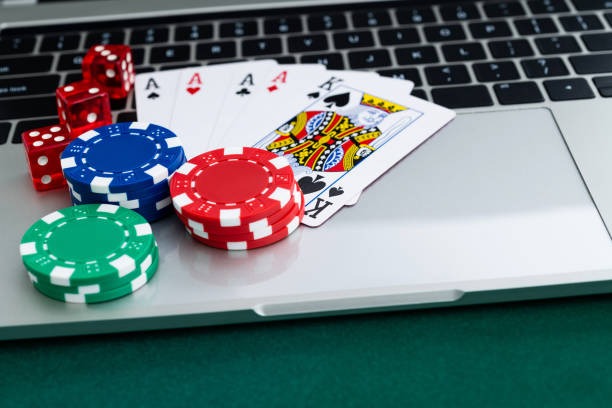 danatoto125 iOS web interface showing live blackjack table and betting controls on Safari